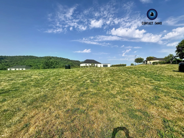 Terrain constructible à La Chapelle-aux-Brocs - 3300 m² proche Brive