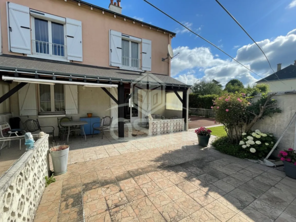 Maisons à vendre à Esvres - Spacieuse maison familiale avec jardin et garage