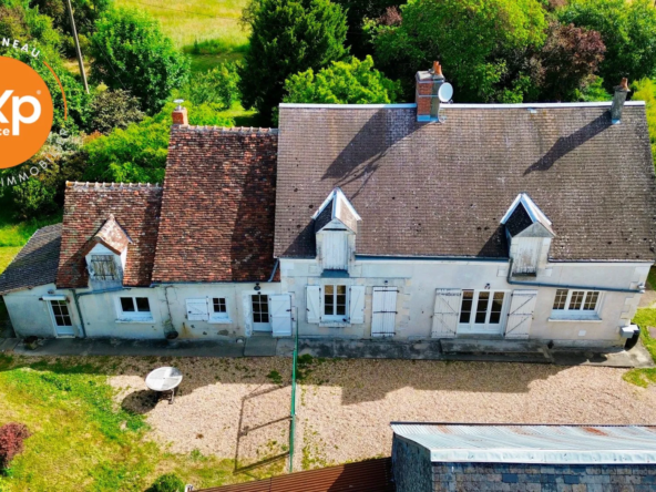 Longère de plain-pied à vendre à Châtillon-sur-Indre avec terrain arboré