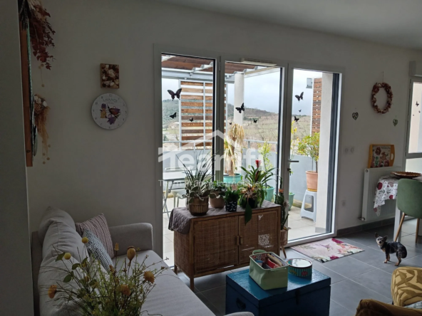 Appartement T2 à vendre à Villeneuve-de-Berg - Dernier étage, emplacement idéal