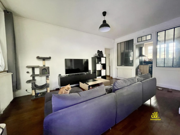 Appartement à vendre à Charleville-Mézières avec jardin, parking et caves