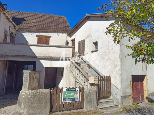 Maison de village à rénover à Cornac (46130) avec garage, terrasse et cour