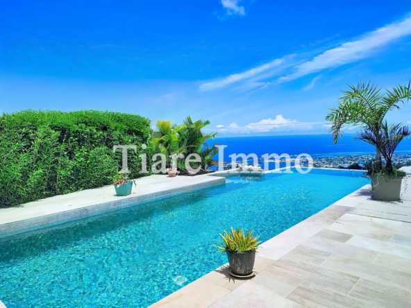 Villa de prestige avec vue mer à Faaa - Tahiti Nord