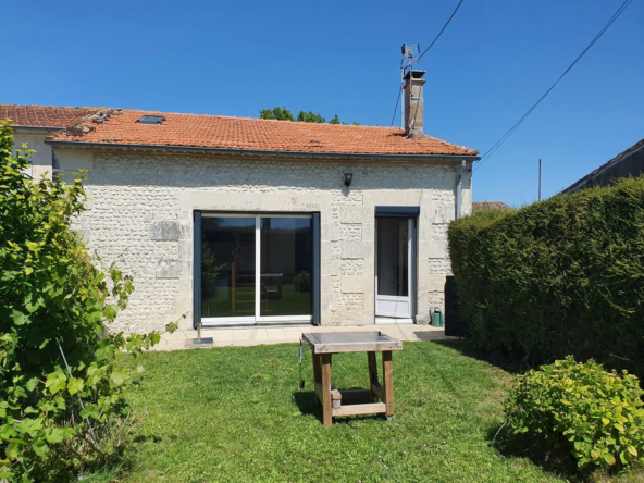 Charmante maison charentaise de 91 m² avec jardin exposé sud-est près des plages