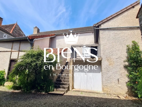 Jolie maison ancienne avec terrasse, cave et potentiel d’agrandissement à La Rochepot