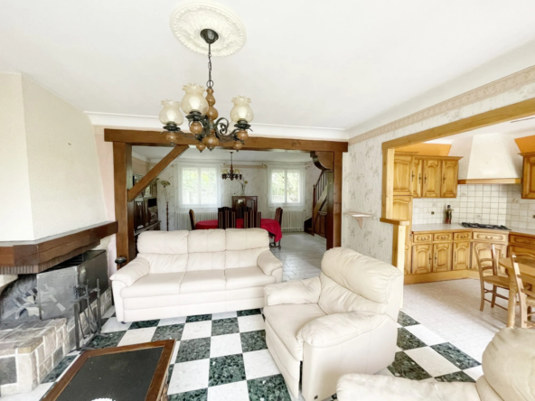 Maison de ville avec jardin, garage et 2 chambres à Mulsanne