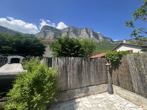 Maison à vendre à Crolles avec terrasse et vue sur la Chartreuse