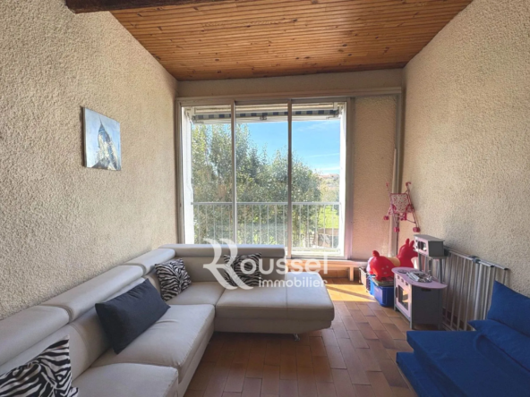 Appartement 3 pièces avec remise agricole à Montbazin – Investissement et travaux à prévoir