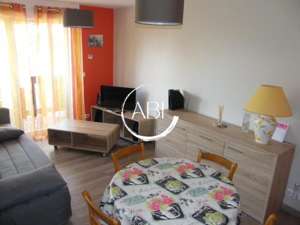 Appartement T2 rénové avec balcon Sud et parking à Bagnoles de l'Orne
