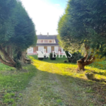 Maison à rénover de 160 m² avec grand terrain à Le Mesnil sous Jumièges