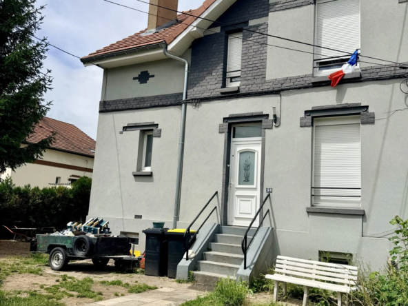 Maison mitoyenne avec deux appartements loués à Habsterdick, investissement rentable