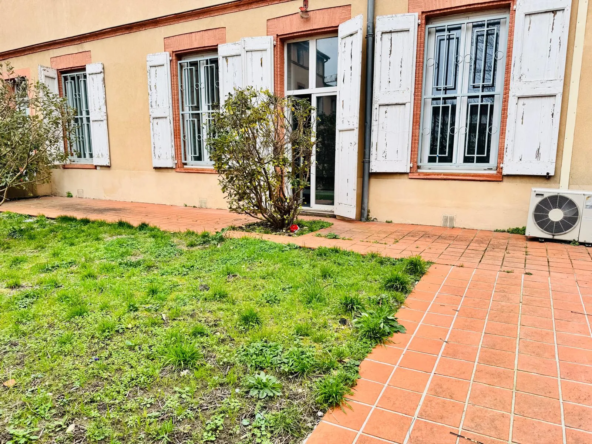 Grand appartement T6 à Toulouse avec jardin, garages et potentiel de division