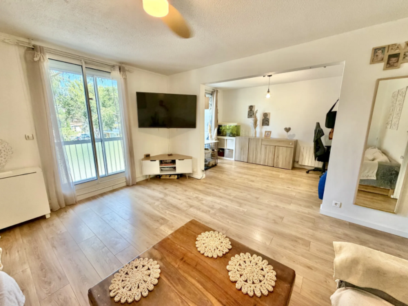Appartement T4 proche de la corniche à La Seyne-sur-Mer avec parking et cave