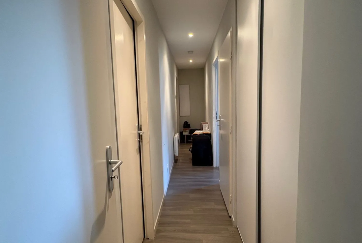 Vente d'un appartement T2 à Lormont avec parking et proximité des commodités 