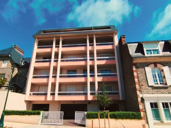 Appartement 2 pièces à Dinard proche du centre-ville avec balcon plein Sud