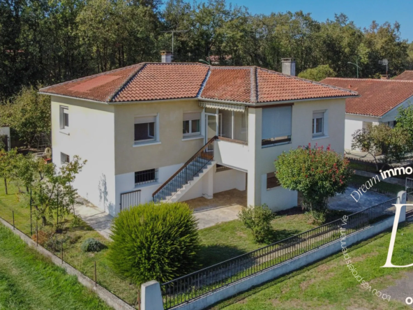 Maison familiale soignée à Mirande, calme et proche commerces
