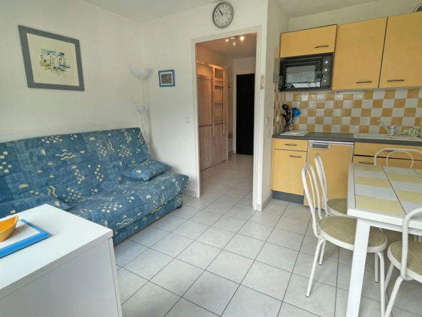 Studio rénové à vendre à Samoëns avec vue montagne et balcon exposé sud-est