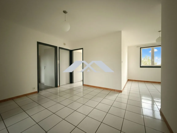 Superbe appartement T4 au Tampon avec stationnement et cuisine équipée