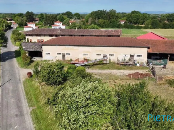 Corps de ferme à rénover avec fort potentiel de division à Saint-André-le-Bouchoux