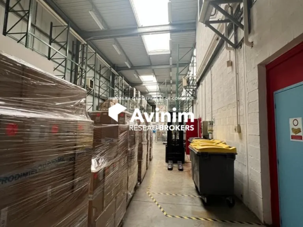 À vendre local industriel de 3100 m² au Plessis Bouchard – Entrepôt et bureaux