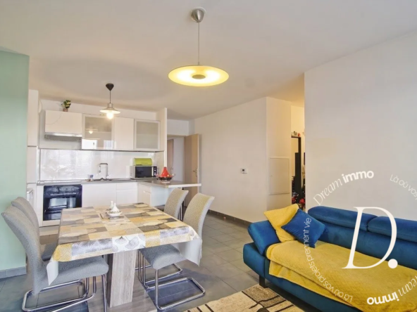 Appartement T3 récent avec terrasse et box privé à Port-de-Bouc