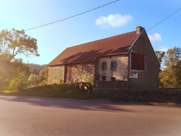 Maison 4 pièces avec grand terrain et garage à La Villetelle