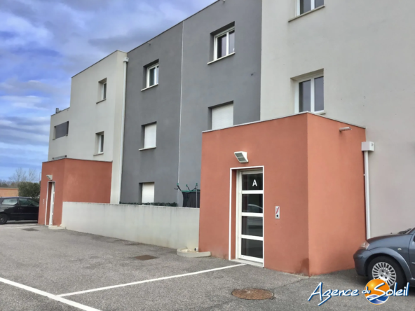 Appartement T2 avec terrasse et deux parkings à Théza - Investissement locatif