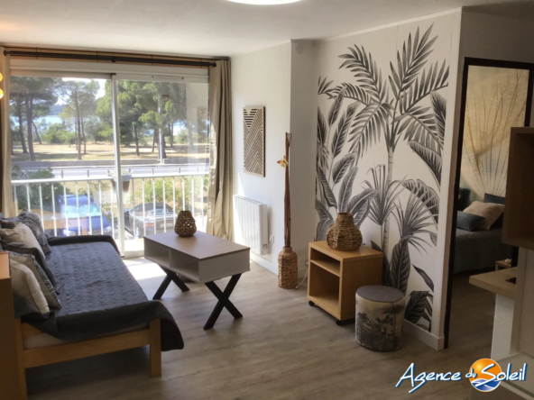 Appartement T2 lumineux avec piscine à Gruissan de 28 m² - Vue dégagée et stationnement