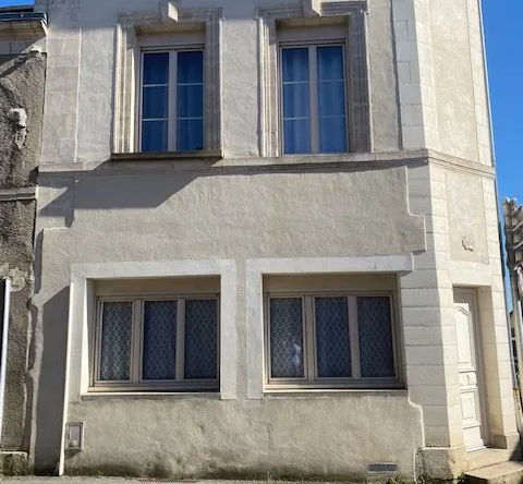 Maison à rénover avec 4 chambres et grand grenier à Saint-Rémy-du-Val
