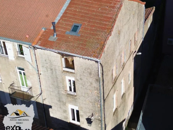 Maison de Bourg à Langogne avec Terrain et Dépendances – Opportunité Rare