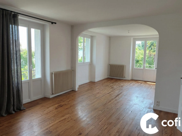Appartement lumineux de 86 m² avec jardin et parking à Oloron
