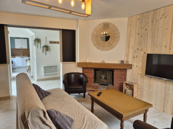 Charmante maison rénovée à SARRANCOLIN, 77 m², proche commodités