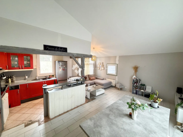 Appartement T4/5 avec terrasse à Nandy, proche forêt et écoles