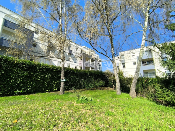 Appartement à vendre à Cergy 3 pièces, rénové avec parking et terrasse