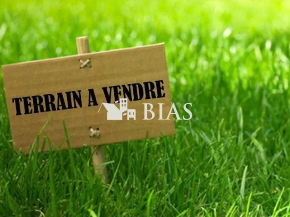 Terrain à bâtir de 4 176 m² à Bernay, calme et verdoyant, idéal pour construction