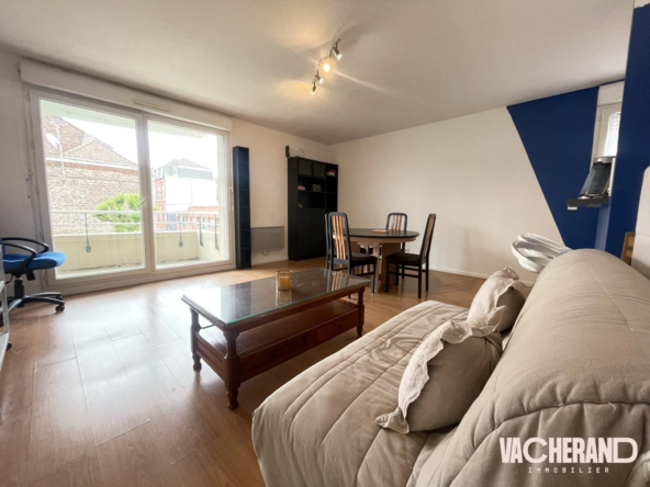 Appartement 2 pièces lumineux avec balcon et parking à Lille proche CHR