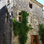 Maison en pierre à Viols-le-Fort pour investissement locatif avec revenu stable