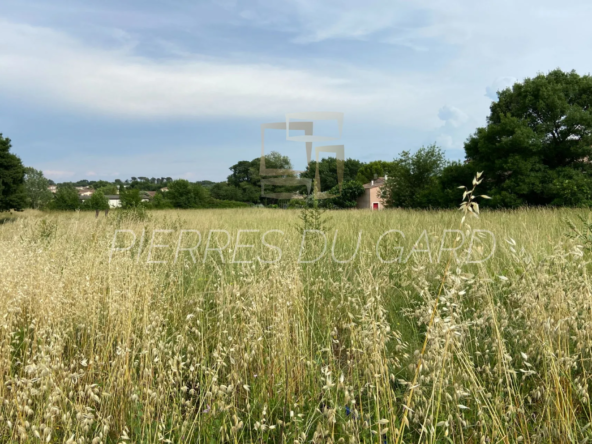 Terrain constructible à Saint Christol les Alès de 700 m² à vendre