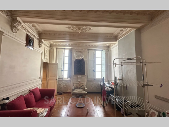 Appartement de 64 m² à rénover dans le 6e arrondissement de Marseille