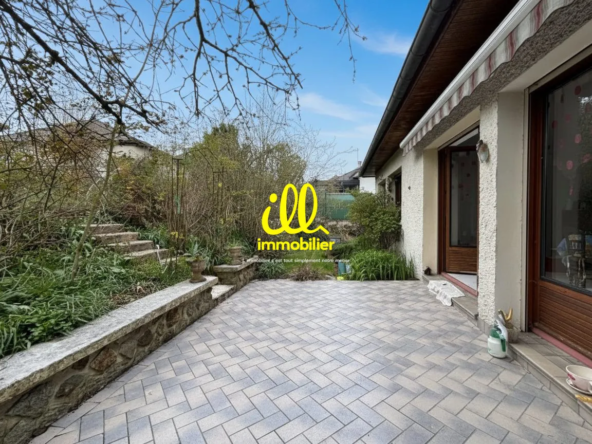 Maison individuelle à vendre à Charleville-Mézières avec terrasse et potentiel d'aménagement