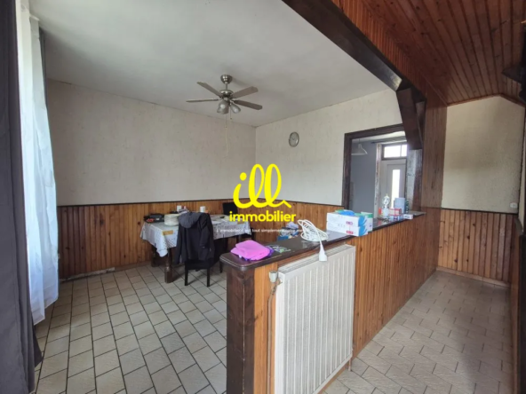 Maison en pierre mitoyenne à rénover à Flize (08160) - Opportunité à saisir