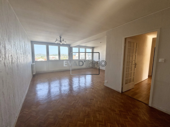 Appartement T4 lumineux avec vue dégagée à Saint-Étienne Bergson