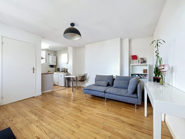 Appartement T2 à vendre à Metz en centre-ville, dernier étage, idéal investisseur ou primo-accédant