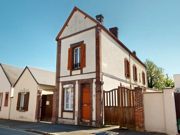 Maison de ville à rénover à Mainvilliers, proximité gare de Chartres, 97,8 m²