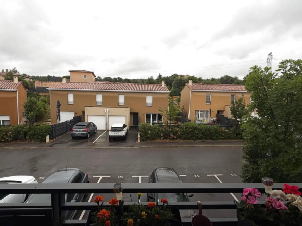 Appartement 3 pièces récent avec terrasse à Gardanne Mimet 13120
