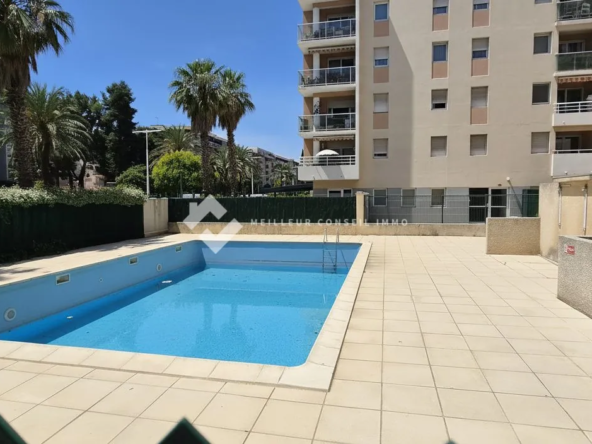 Appartement T2 avec terrasse, piscine et parking à Perpignan secteur Kennedy