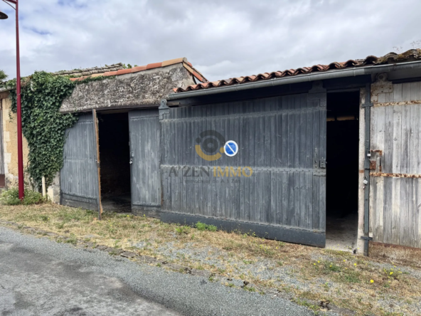 A Vendre Deux Garages Sécurisés à Champdeniers - Rénovation 2022