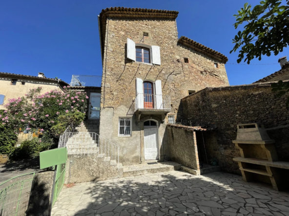 Maison en pierre à Générargues proche d'Anduze avec cour et potentiel d'aménagement