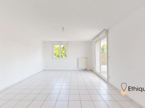 Bel appartement 3 pièces avec terrasse et parking à Strasbourg Poteries