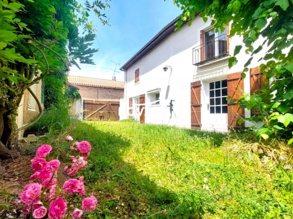 Maison à vendre de 152 m² avec dépendances à Poitiers